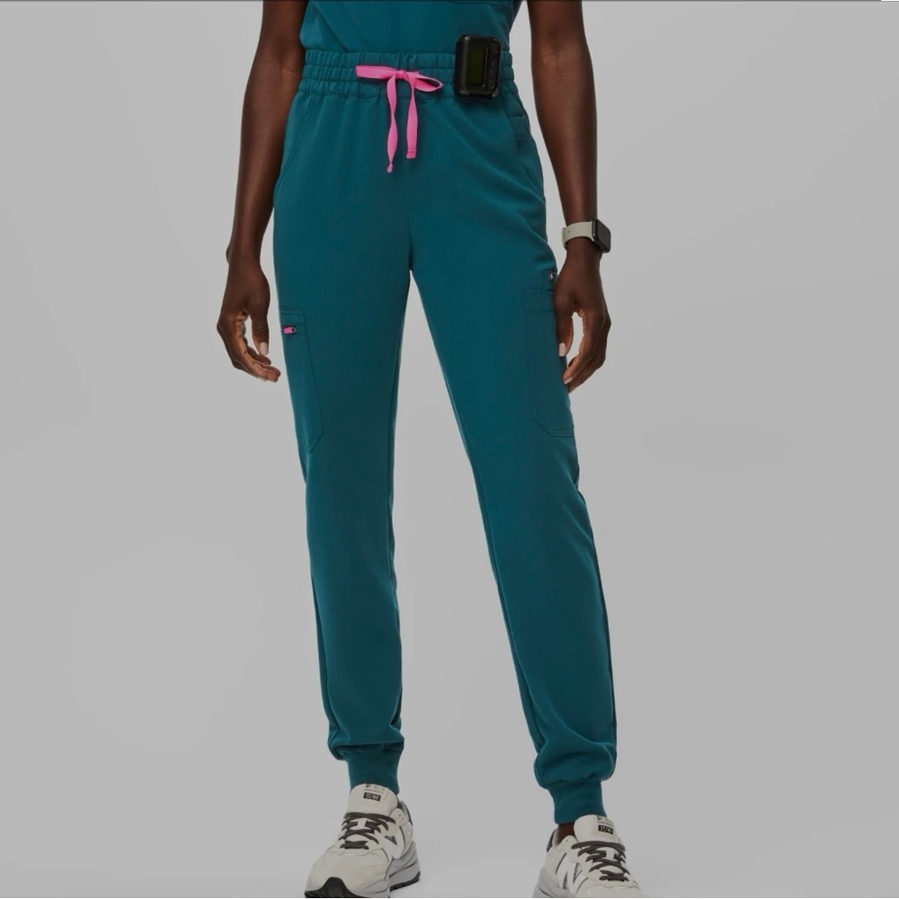 Figs Caribbean Blue Uman Relaxed Fit Jogger Scrubs with Hot Pink Details XS